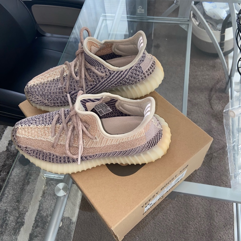 Yeezy 350 v2